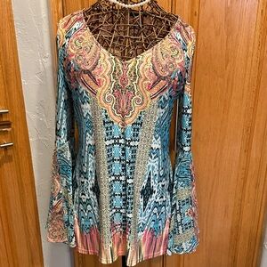 Coco Bianco Vibrant Patterned V-Neck Tunic, size medium